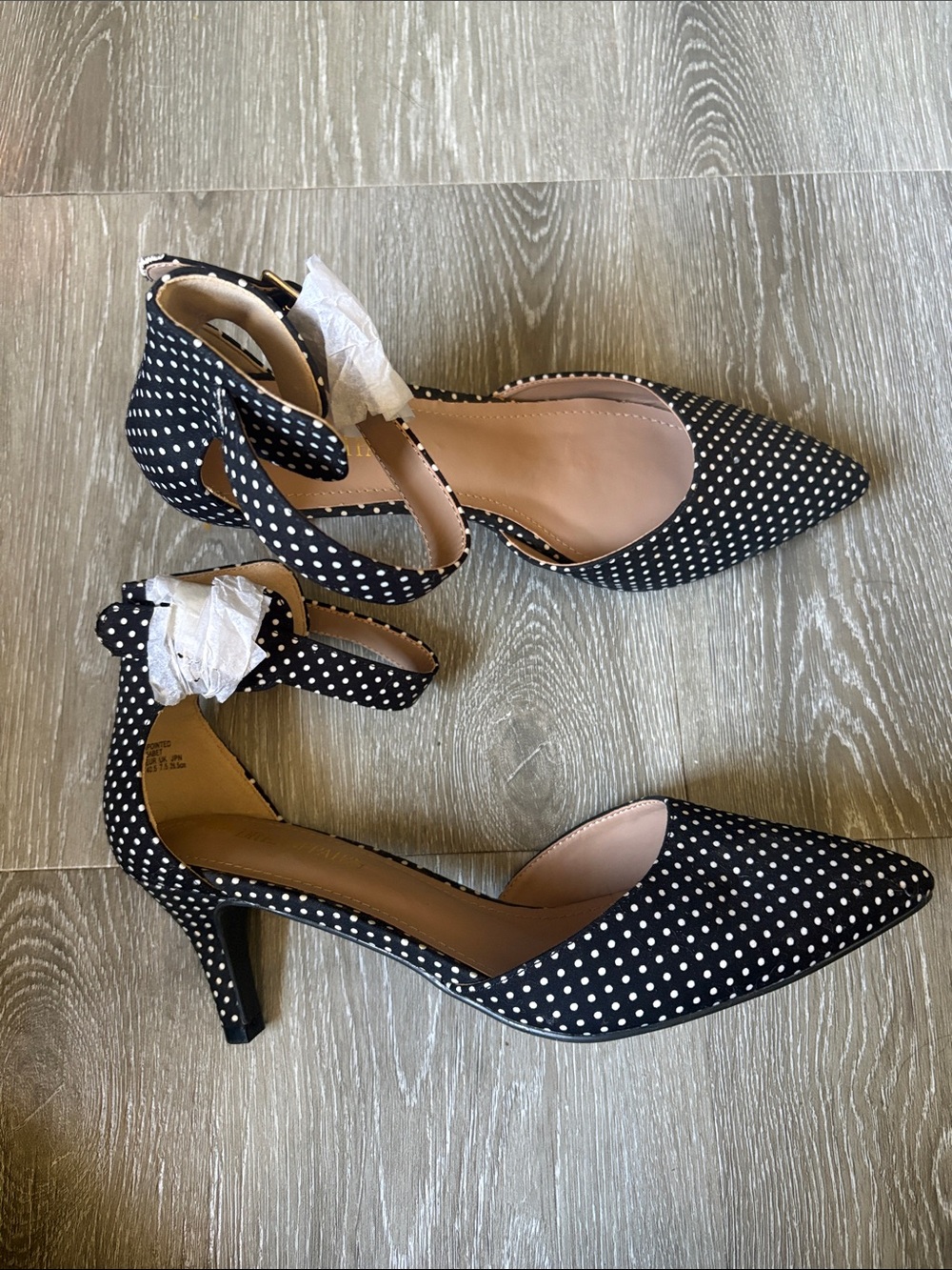 NWOT Dream Pairs Black & White Polka Dot Ankle Strap Pointed Heels